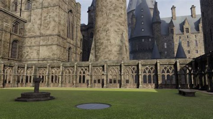 transfiguration courtyard window in Hogwarts Legacy